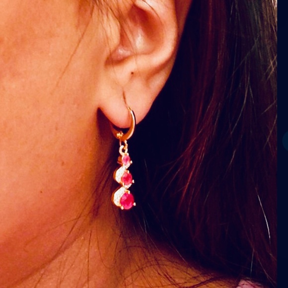 LAST ONE‼️ 18k Gold Filled Swirl Ruby Topaz Earrings - Picture 6 of 6